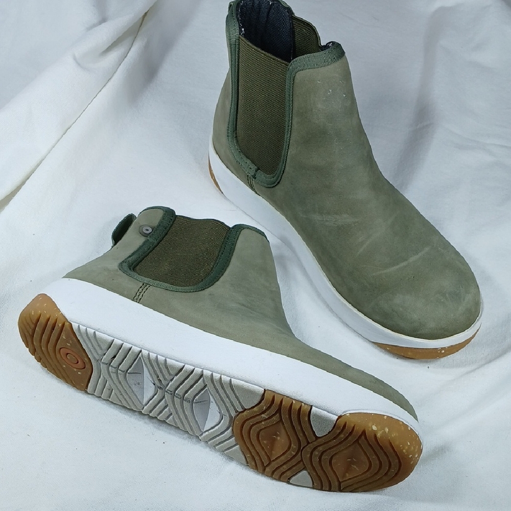 Bogs womens Olive Green leather Chelsea Ankle Boots size 6